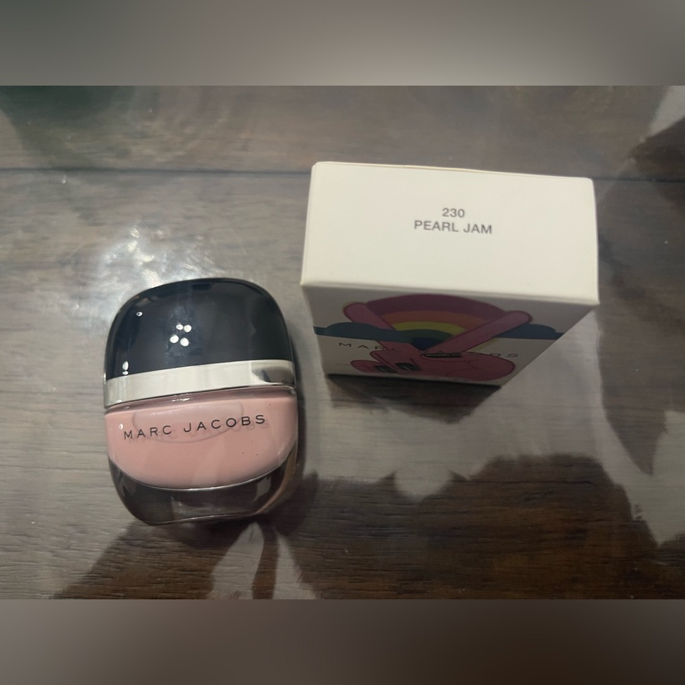 Marc Jacobs Glossy 230 Pearl Jam Nail Lacquer Nail polish - Picture 2 of 3